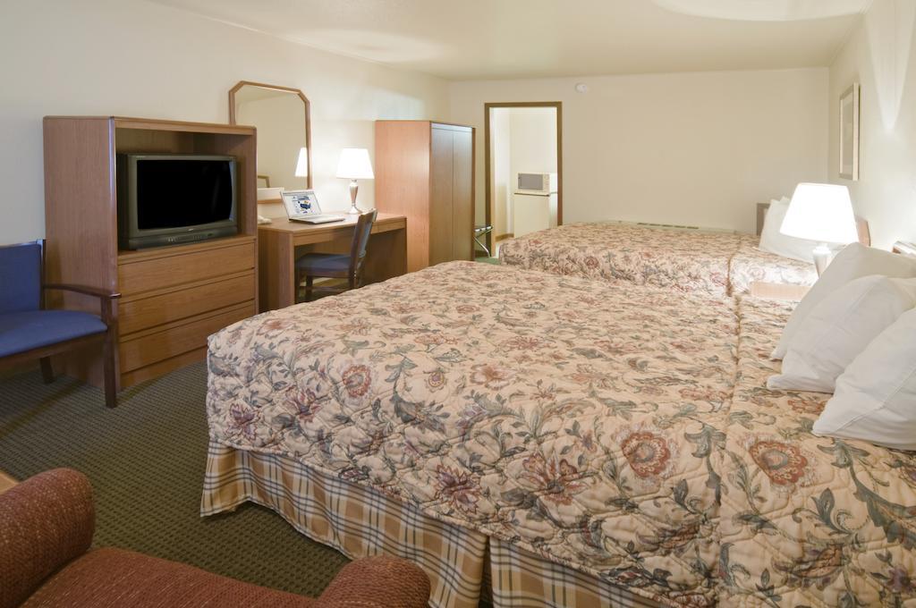 Fort Hays Inn Pokój zdjęcie